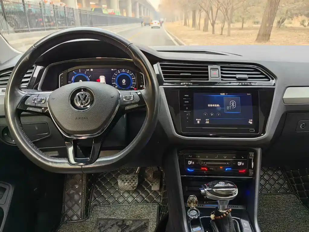 VOLKSWAGEN TIGUAN L NEW ENERGY