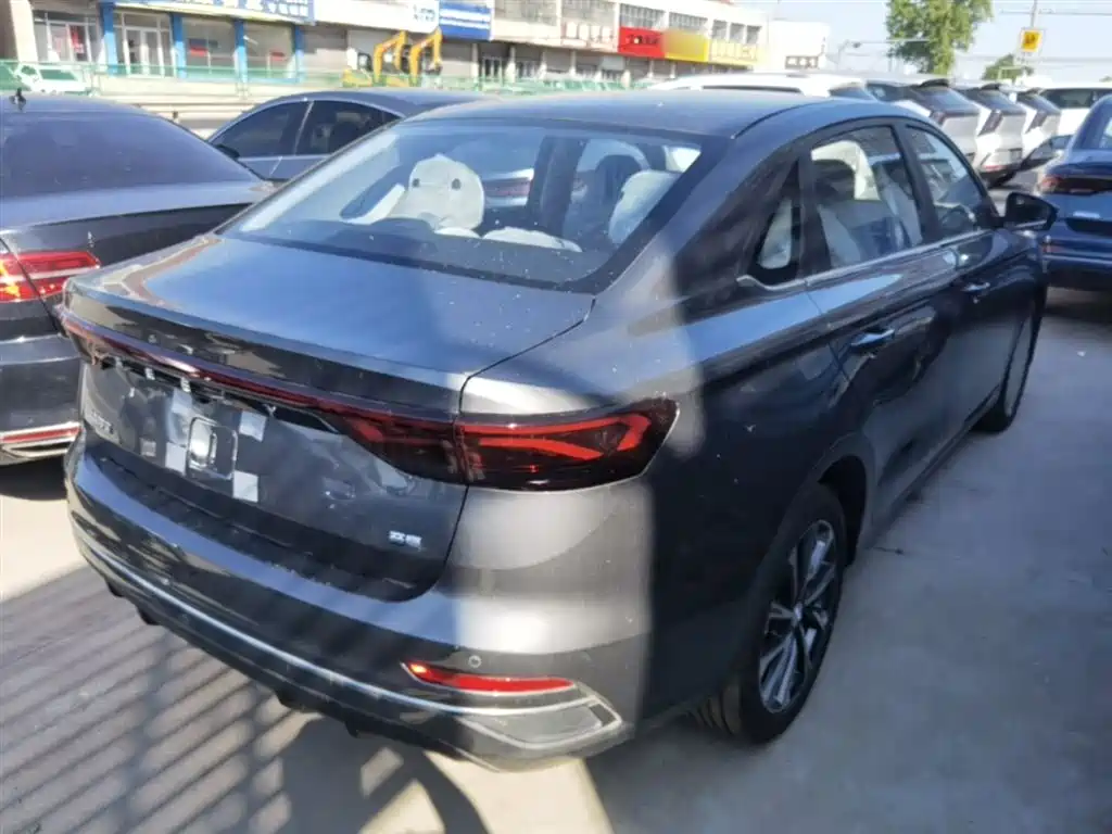 Geely Emgrand 2026 400 1.5L CVT