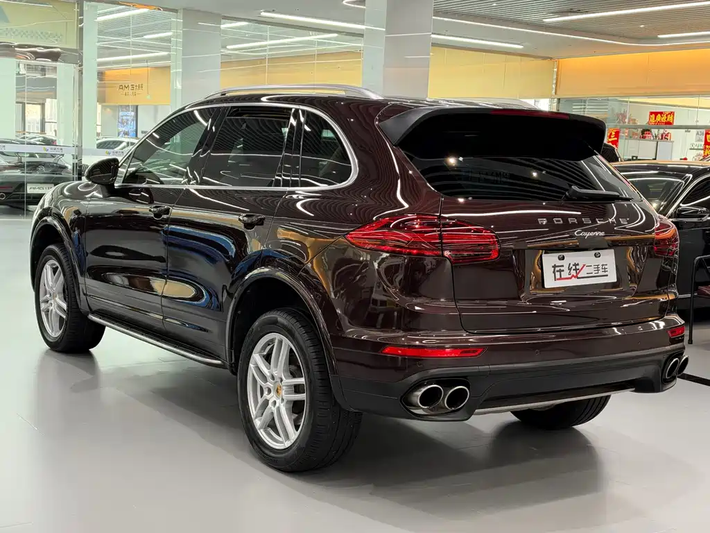 Porsche Cayenne — миниатюра 13