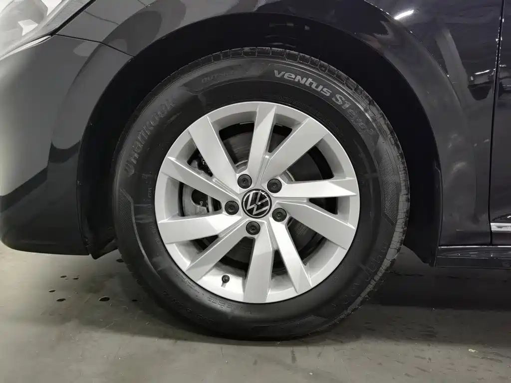 Volkswagen Passat PHEV — миниатюра 17