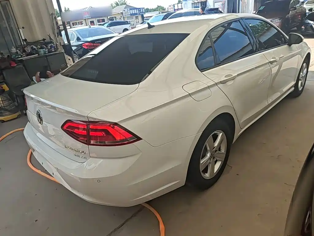 Volkswagen Lamando 2018 230TSI DSG