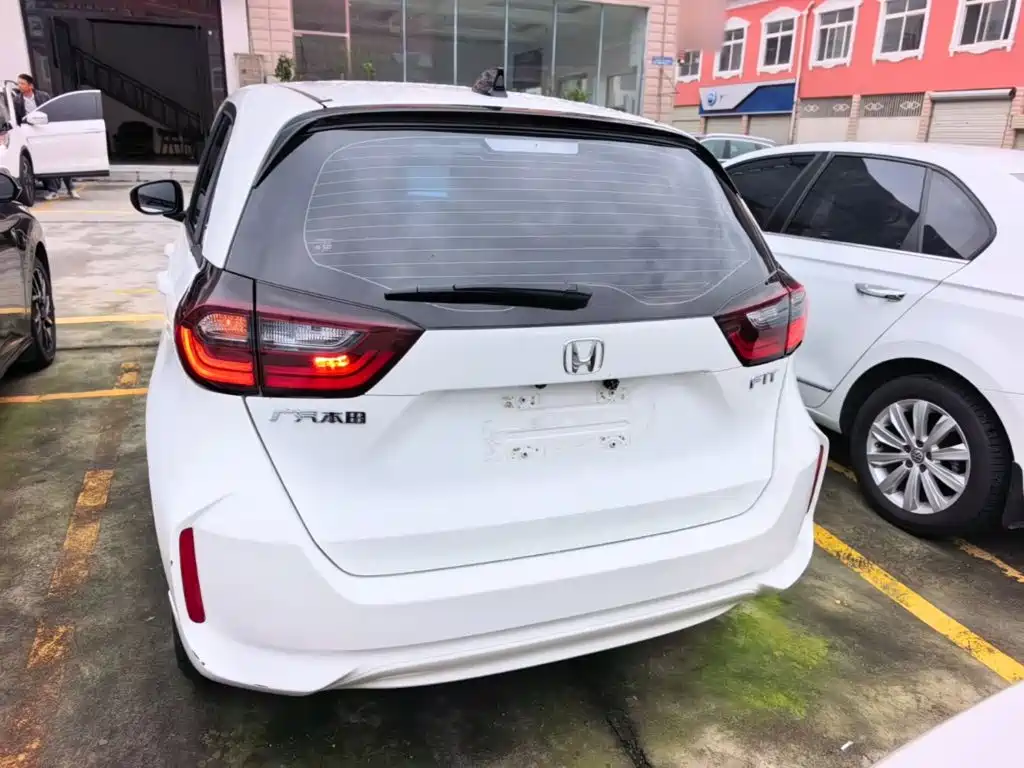 Honda Fit — миниатюра 6