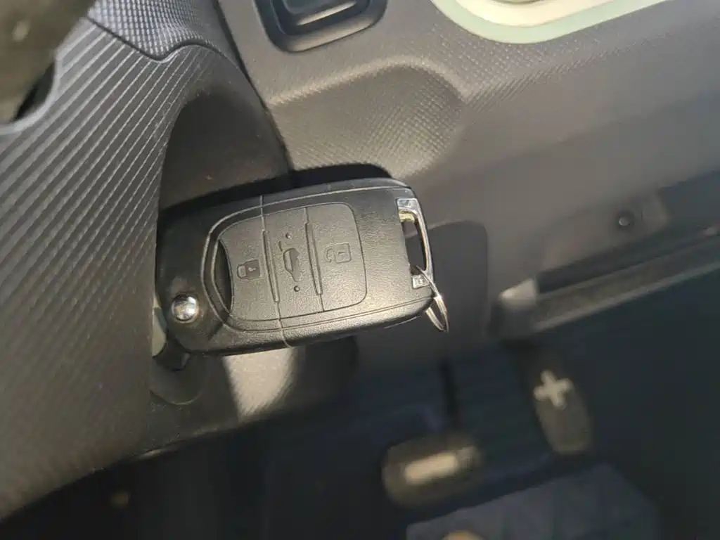 Wuling MINIEV — миниатюра 9
