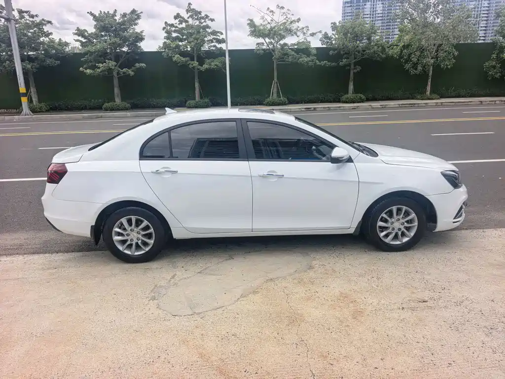 Geely Emgrand - фото 4