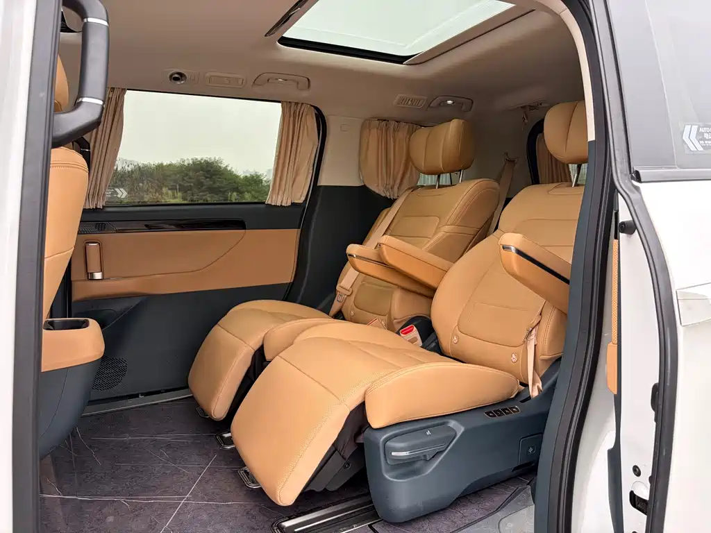 GAC Motor Trumpchi E8 PHEV — миниатюра 12