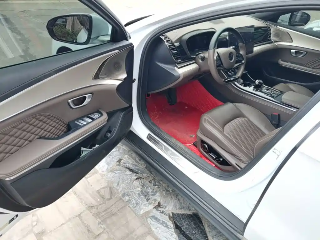BYD Han — миниатюра 16