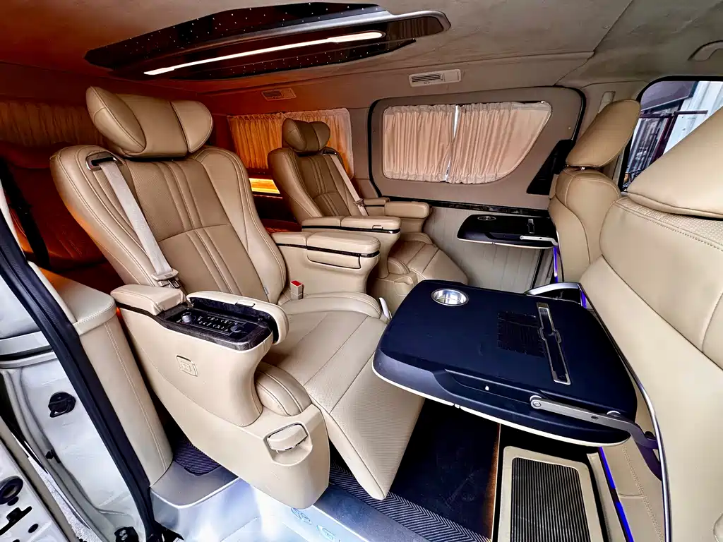 Toyota Granvia 2023 3.5L AT