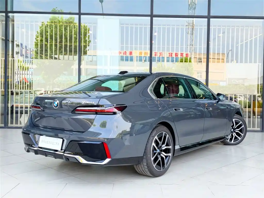 BMW 7 Series 7 2023 735Li M Sport