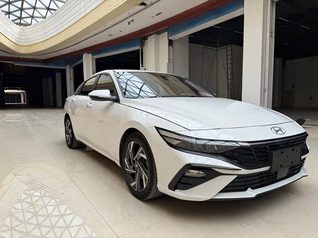 Hyundai Elantra — миниатюра 3