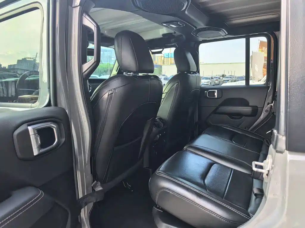 Jeep Wrangler PHEV — миниатюра 5