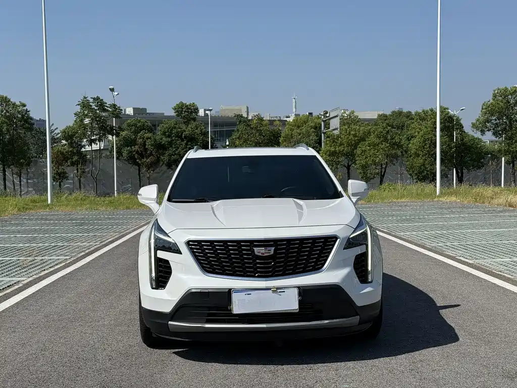 CADILLAC XT4