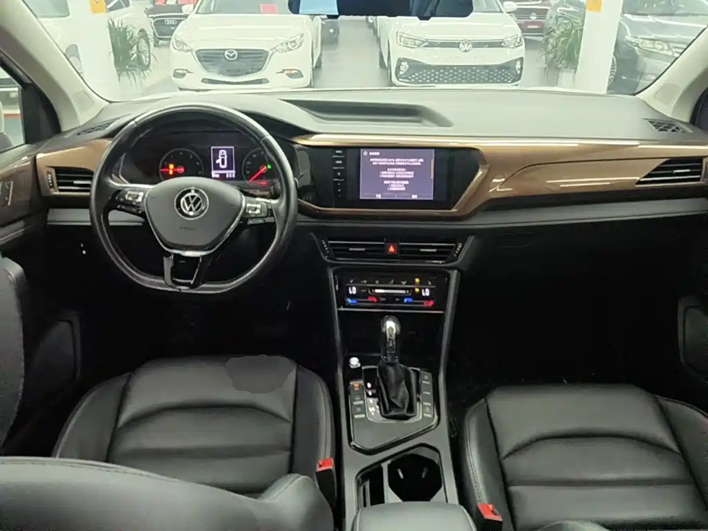 Volkswagen Tharu — миниатюра 10