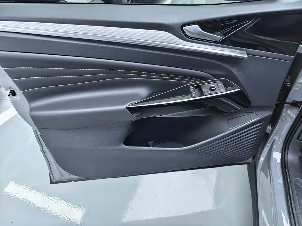 Volkswagen ID.4 Crozz — миниатюра 5
