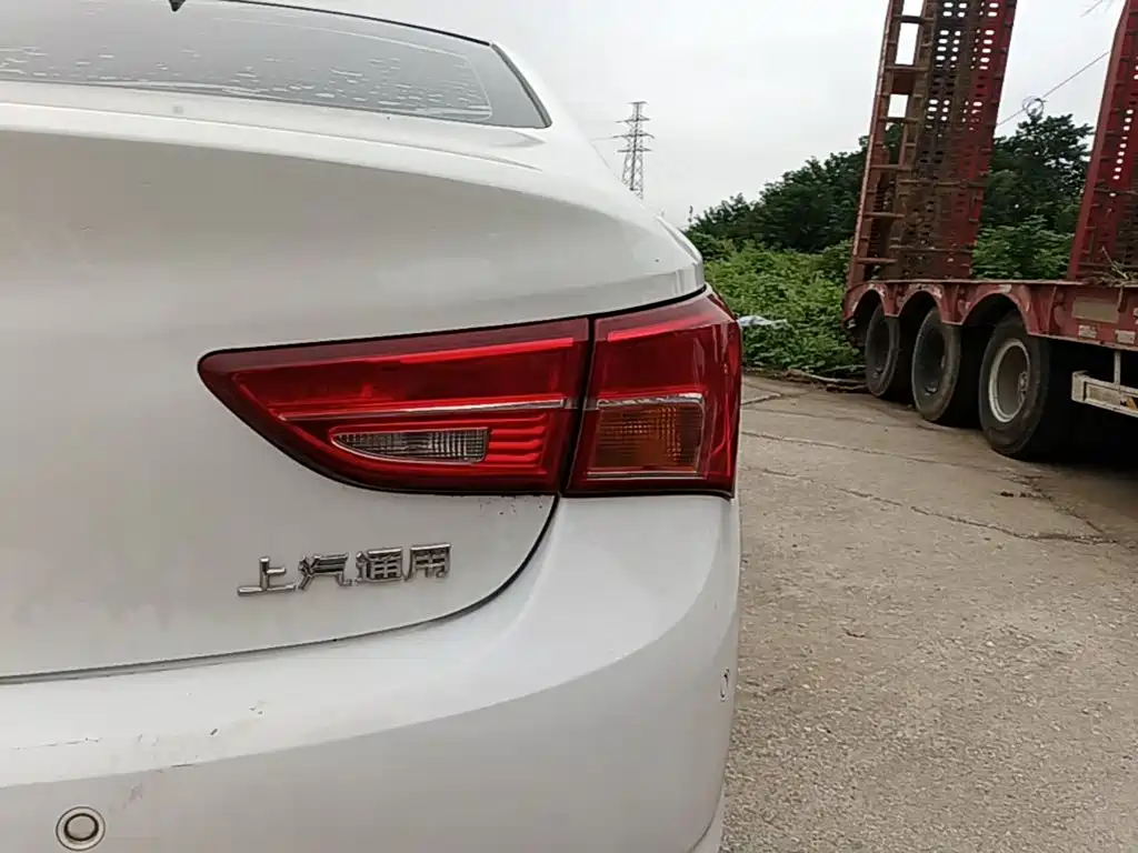 Buick Verano — миниатюра 8
