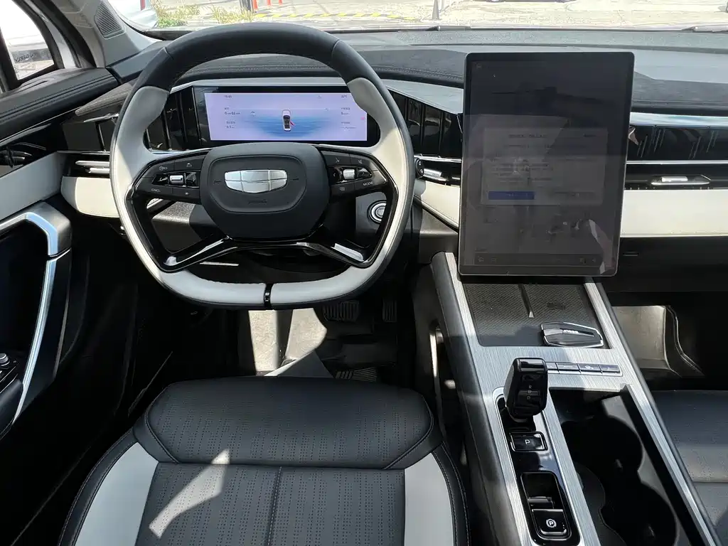Geely Boyue L — миниатюра 14