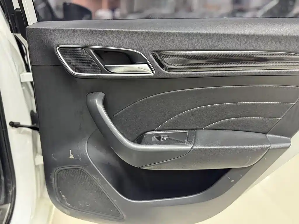 Roewe i6 Classic — миниатюра 21