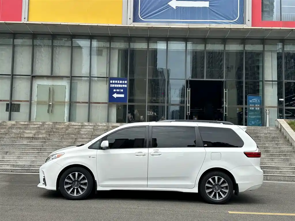 Toyota Sienna 2018 3.5L
