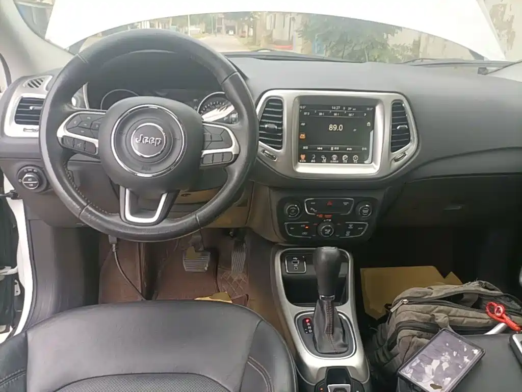 Jeep Compass — миниатюра 10