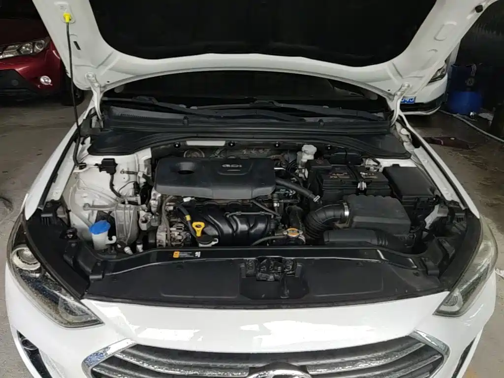 Hyundai Elantra — миниатюра 20