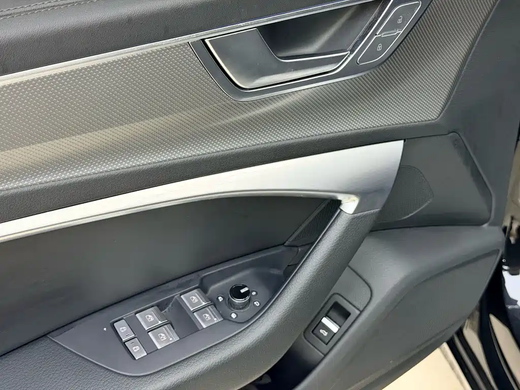 Audi A6L — миниатюра 10