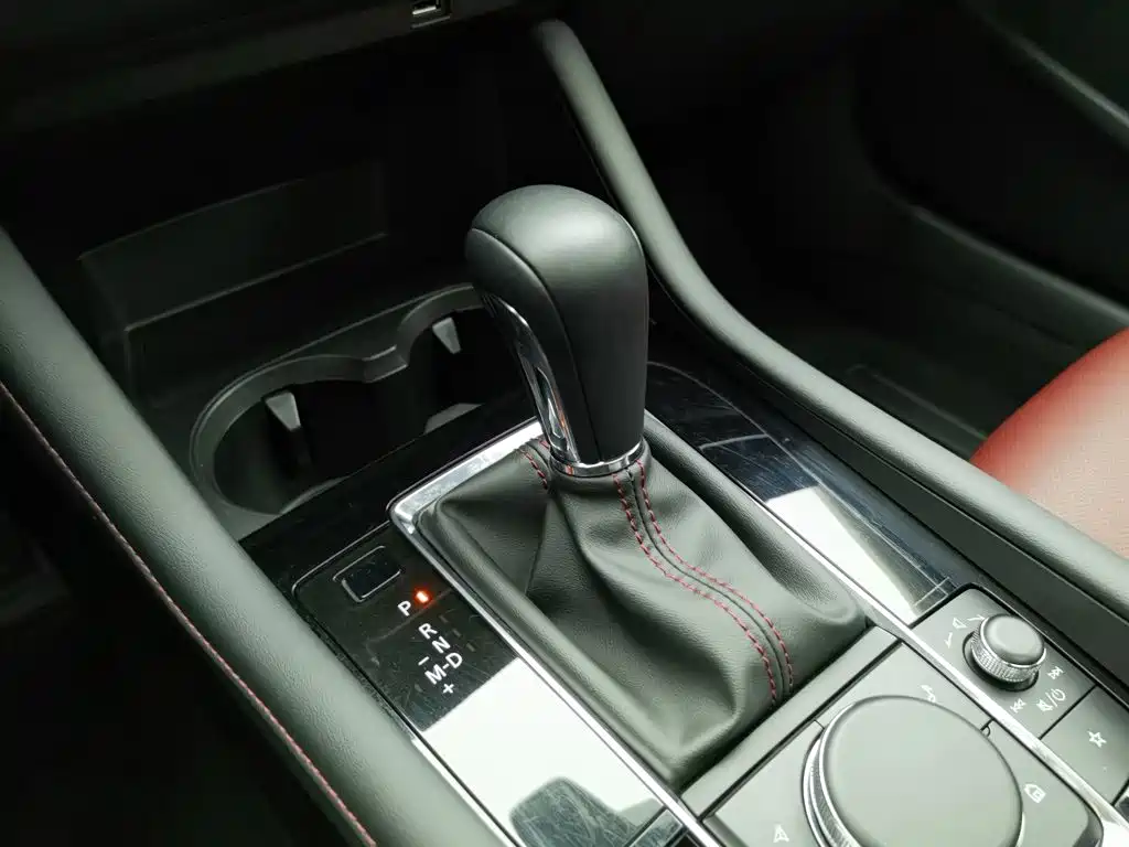 Mazda 3 Axela — миниатюра 13