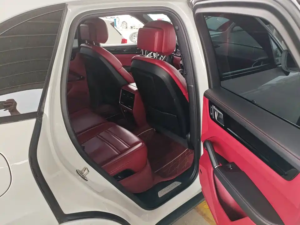 Porsche Cayenne — миниатюра 8