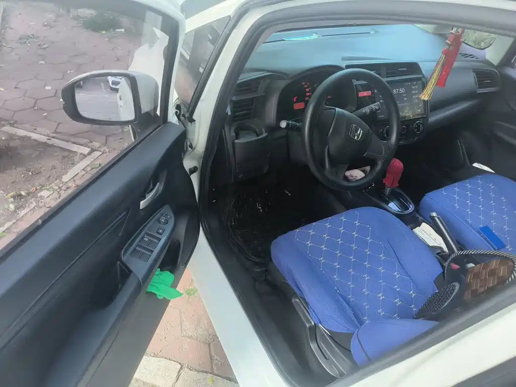 Honda Fit — миниатюра 14