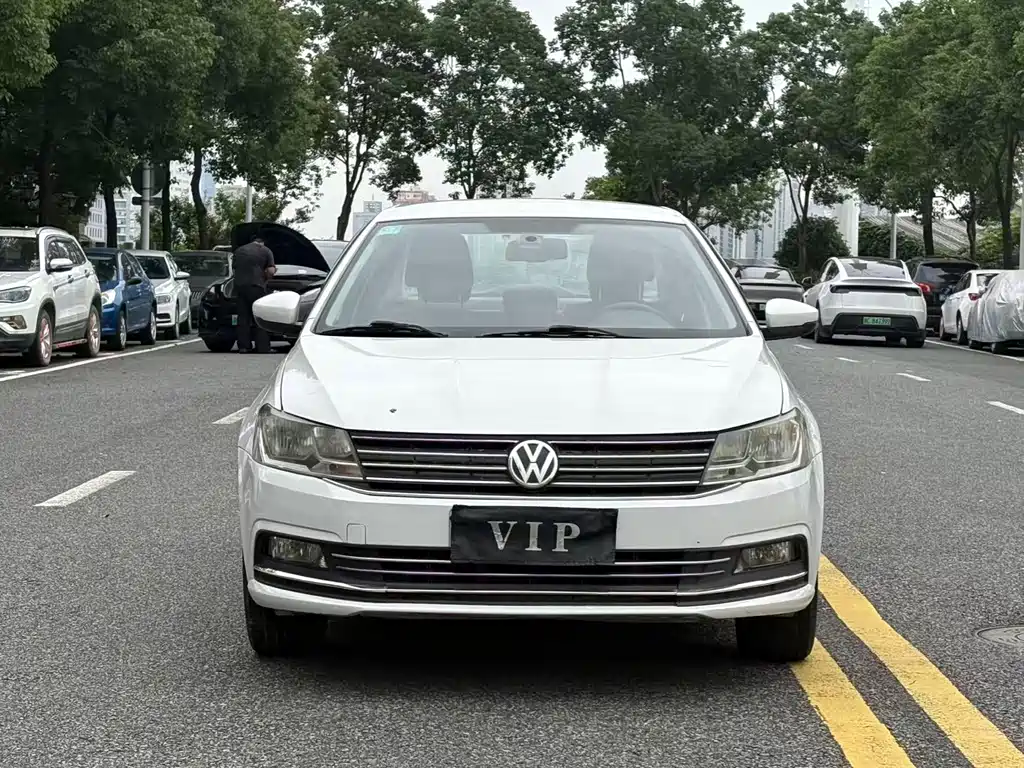 Volkswagen Lavida 2015 1.6L MT