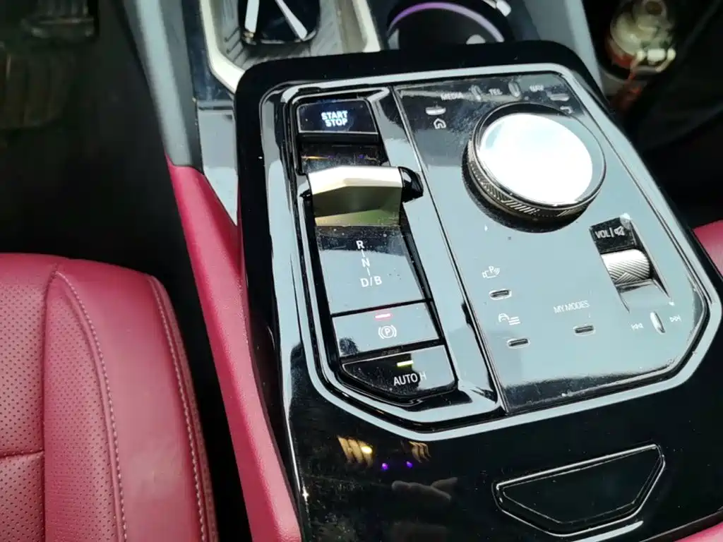 BMW i5 — миниатюра 14