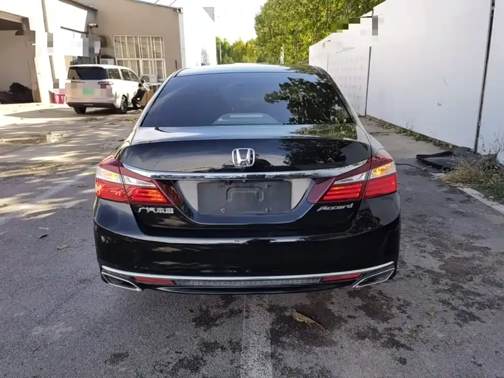Honda Accord — миниатюра 6