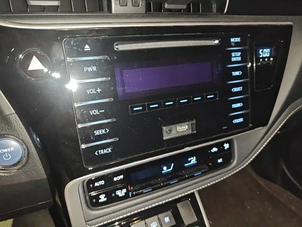 Toyota Corolla Hybrid — миниатюра 19