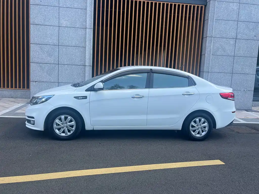 Kia K2 — миниатюра 7