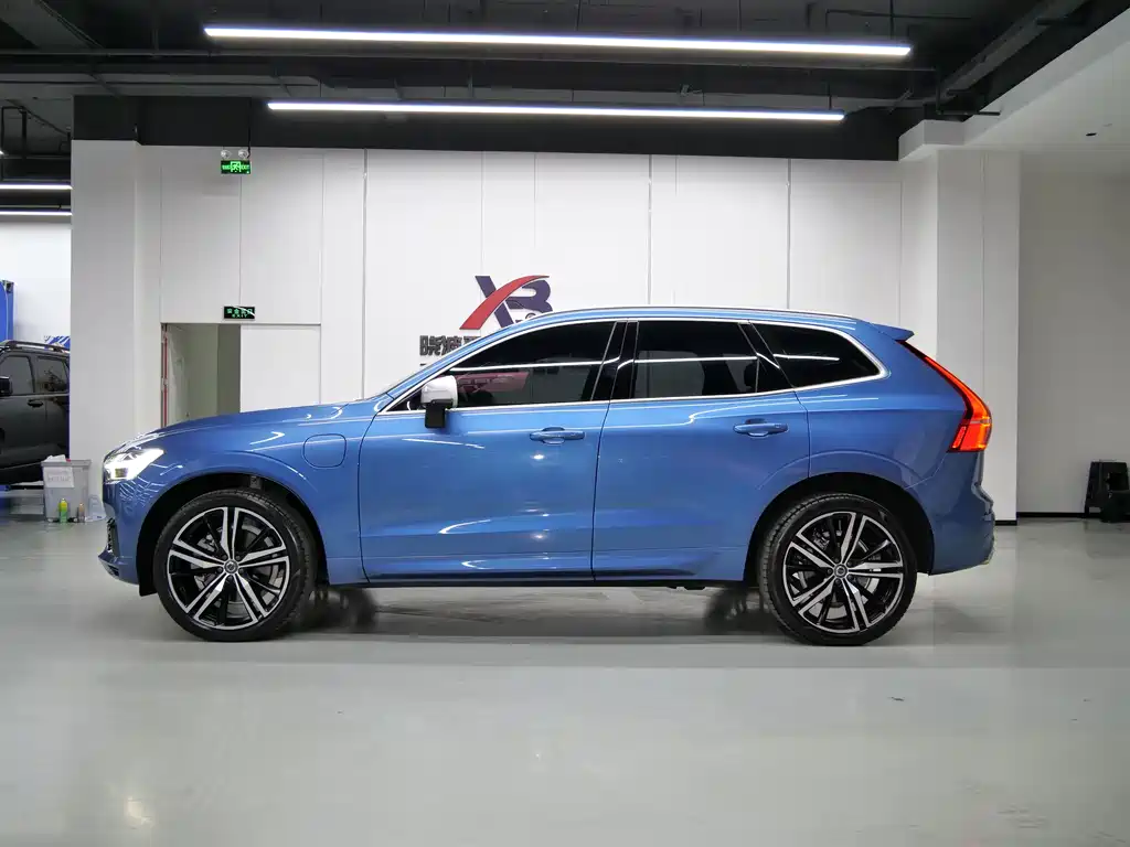 VOLVO XC60 PLUG IN HYBRID