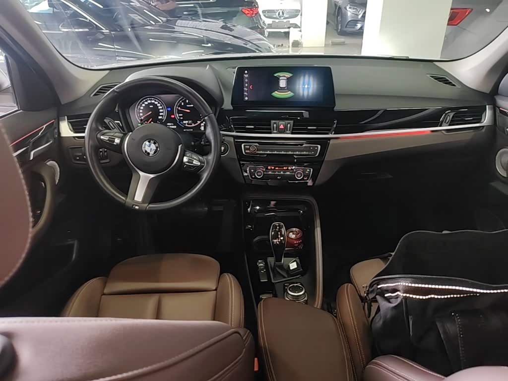 BMW X1 1.5 л 2021 г. Белый, пробег 40000 км