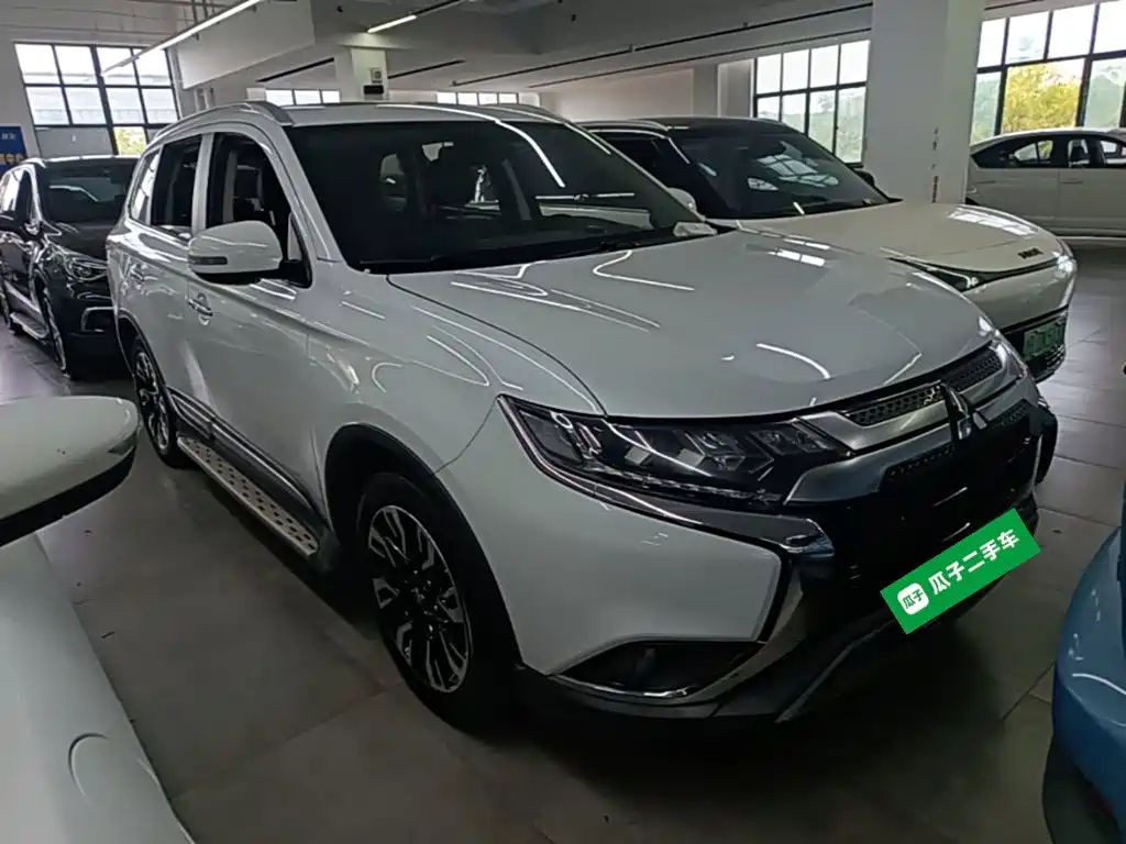 Mitsubishi Outlander — миниатюра 4