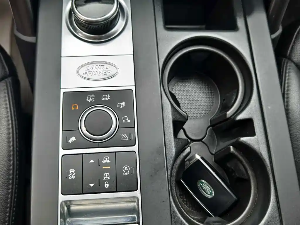 Land Rover Discovery — миниатюра 7