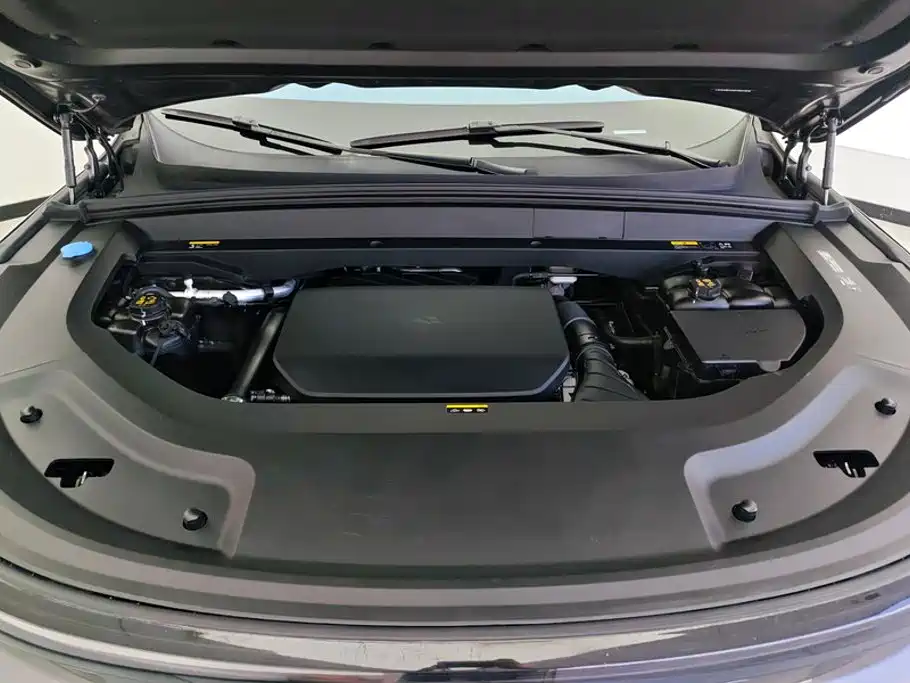 Li Auto Li L8 — миниатюра 10