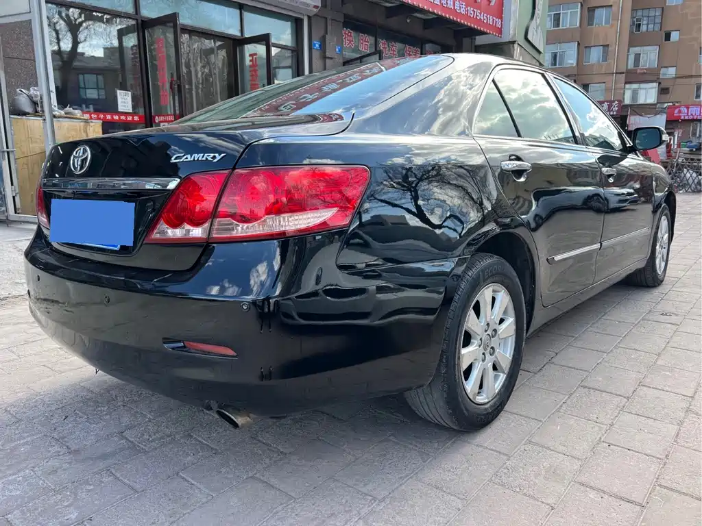 Toyota Camry — миниатюра 4