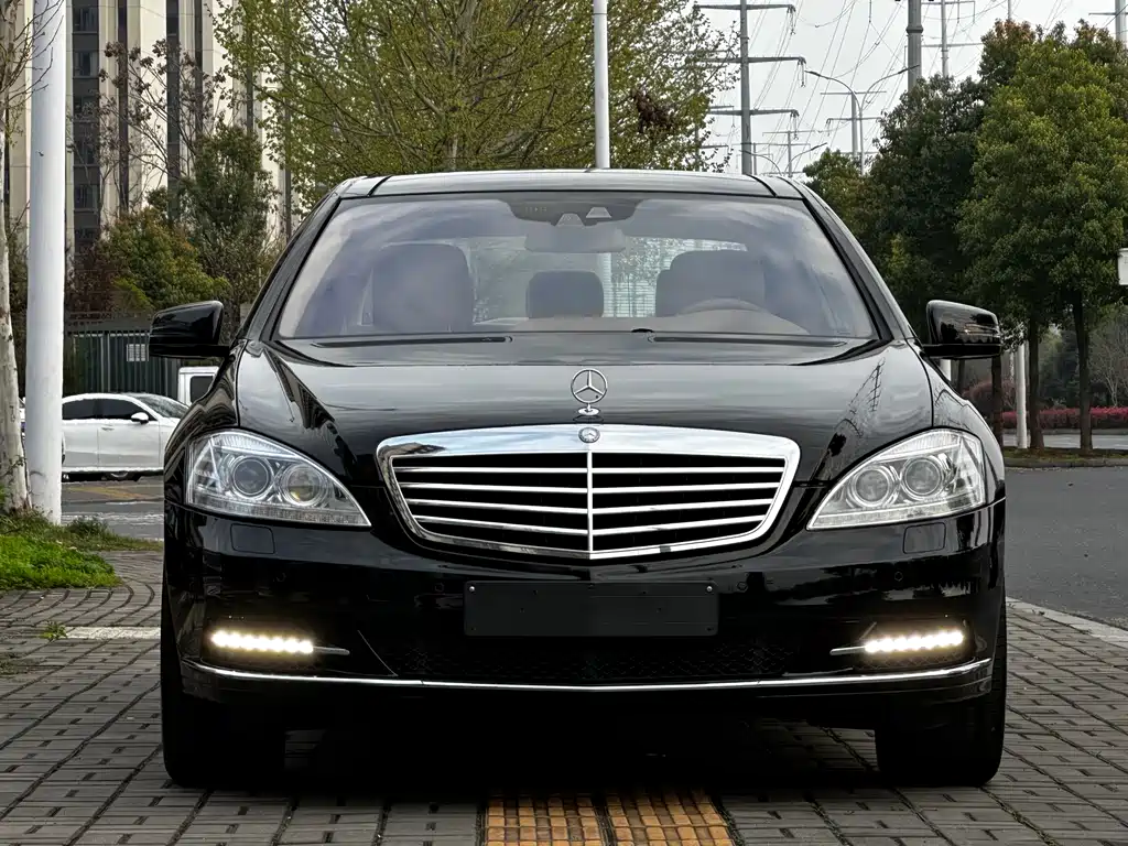 Mercedes-Benz S-Class 2011