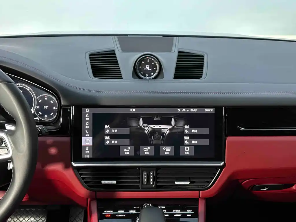 Porsche Cayenne — миниатюра 18