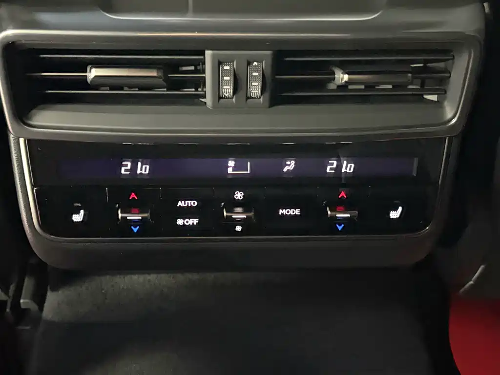 Lexus LX — миниатюра 21