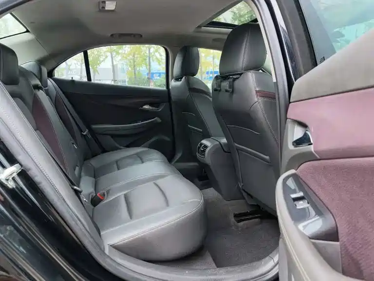 Chevrolet Malibu — миниатюра 14