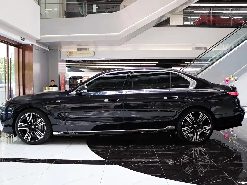 BMW 7 Series 7 2023 740Li Lead M Sport