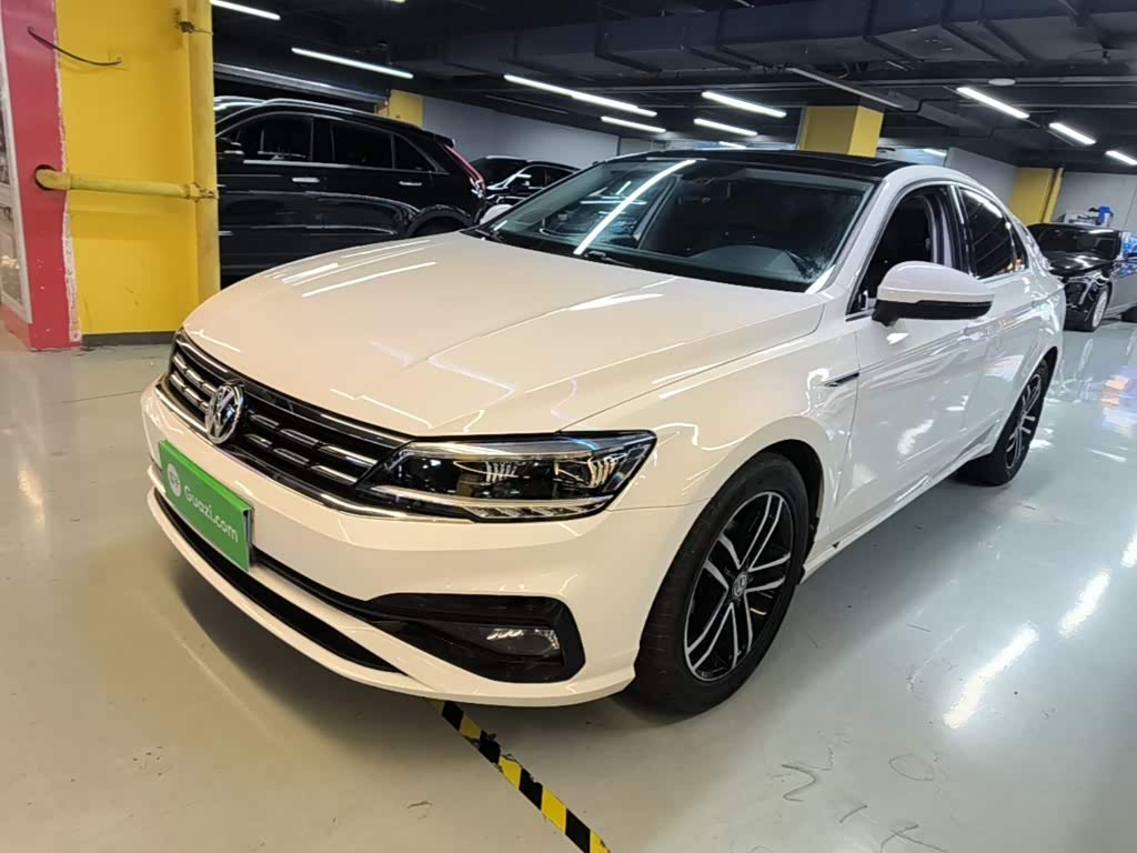 Geely Binyue 1.4 л 2021 г. Белый, пробег 38400 км