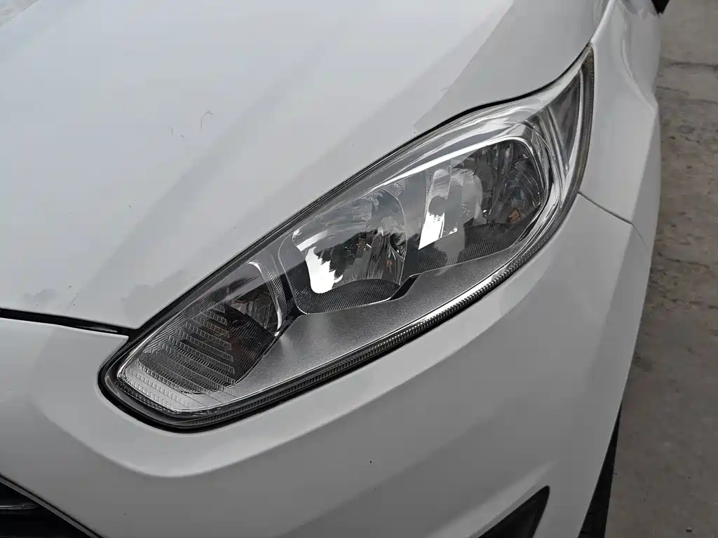 Ford Fiesta — миниатюра 7