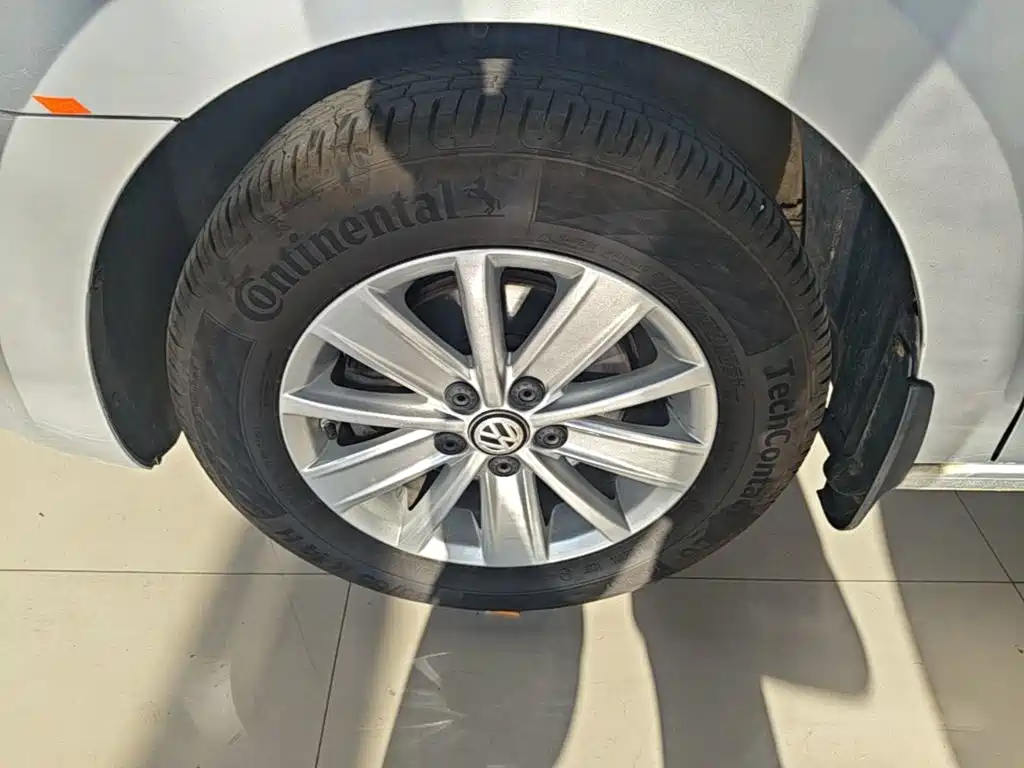 Volkswagen Jetta — миниатюра 23