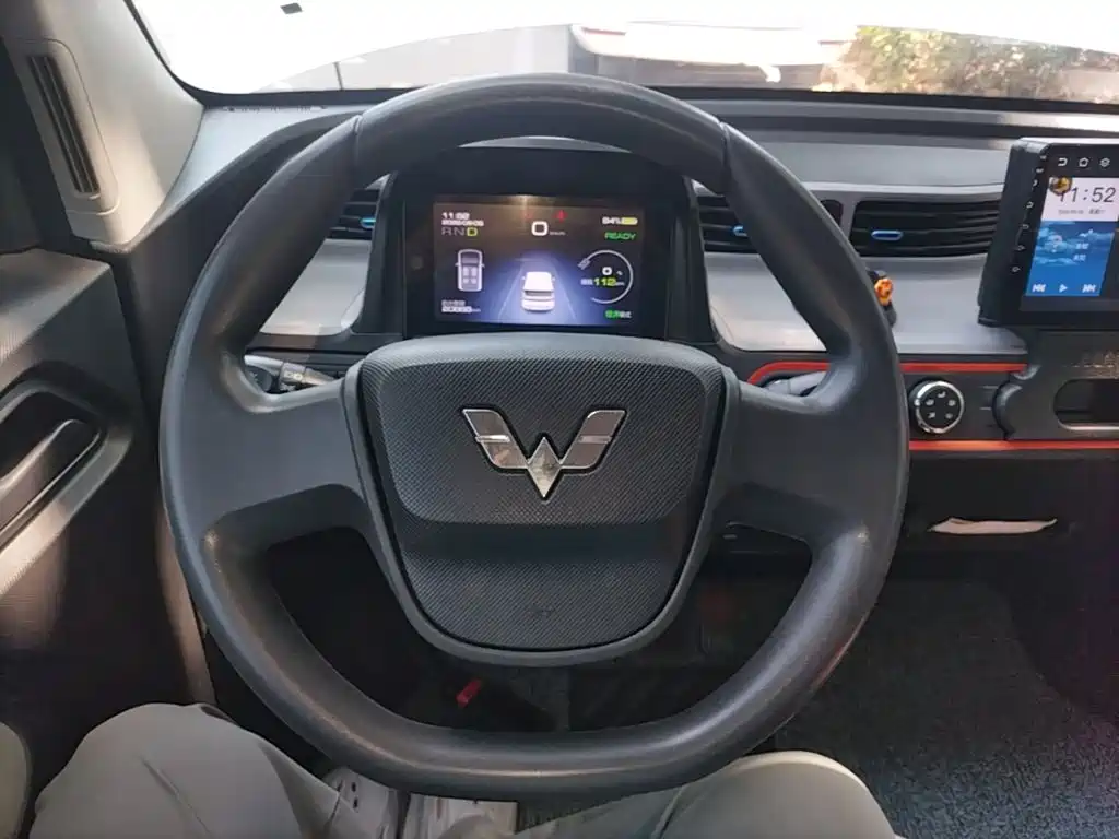 Wuling MINIEV — миниатюра 11