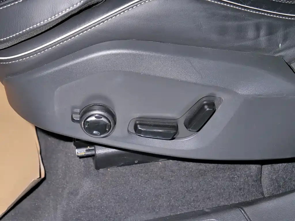 VOLVO XC60 PLUG IN HYBRID