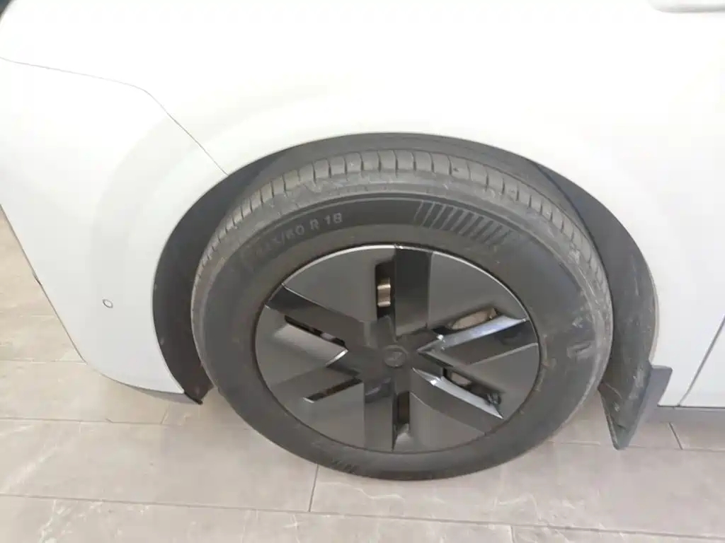 Li Auto Li MEGA — миниатюра 23