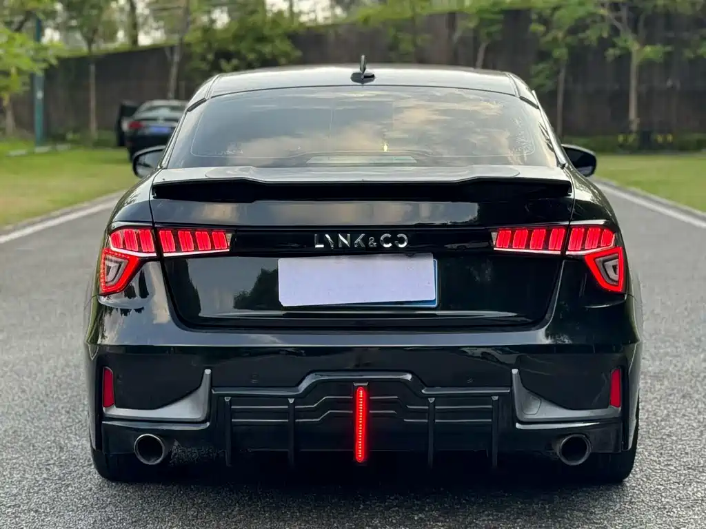 Lynk & Co 03 — миниатюра 8